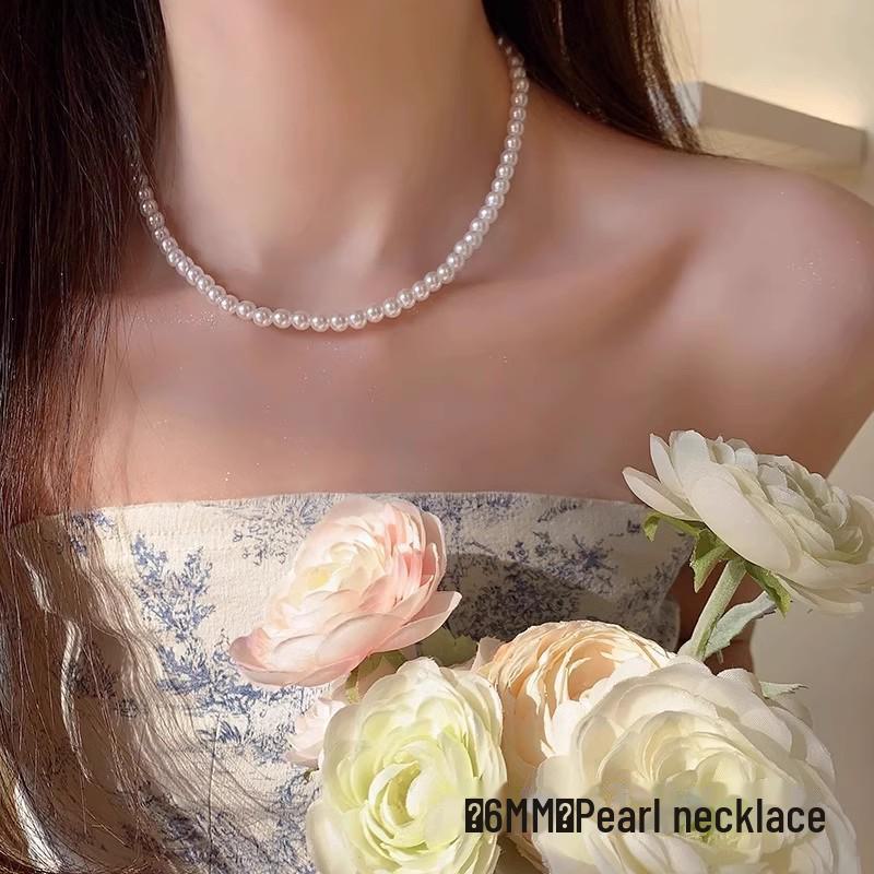 Luxury Korean Bucklo Pearl Necklace for Women: All-Match Love Pendant Clavicle Chain