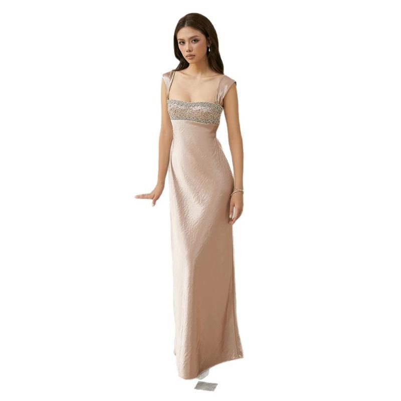 Herbst und Winter Neue Damenbekleidung Temperament Elegant Träger-Tube-Top Rückenfrei Heißer Diamant-Taille Langes Kleid Damen