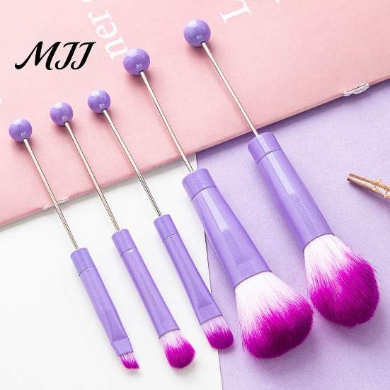 Eye Shadow Brushes 5Pcs Beadable Makeup Brush Set, DIY Cosmetic with Blank Bar, Women Tools Contouring Concealer Eyebrow Foundation for Girls