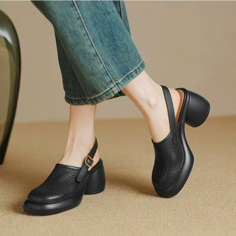 Ladies' Niche Retro Thick Soled Open Toed Sandals for Summer Wear, New Hollow Out Casual Flat Roman Shoes for Women