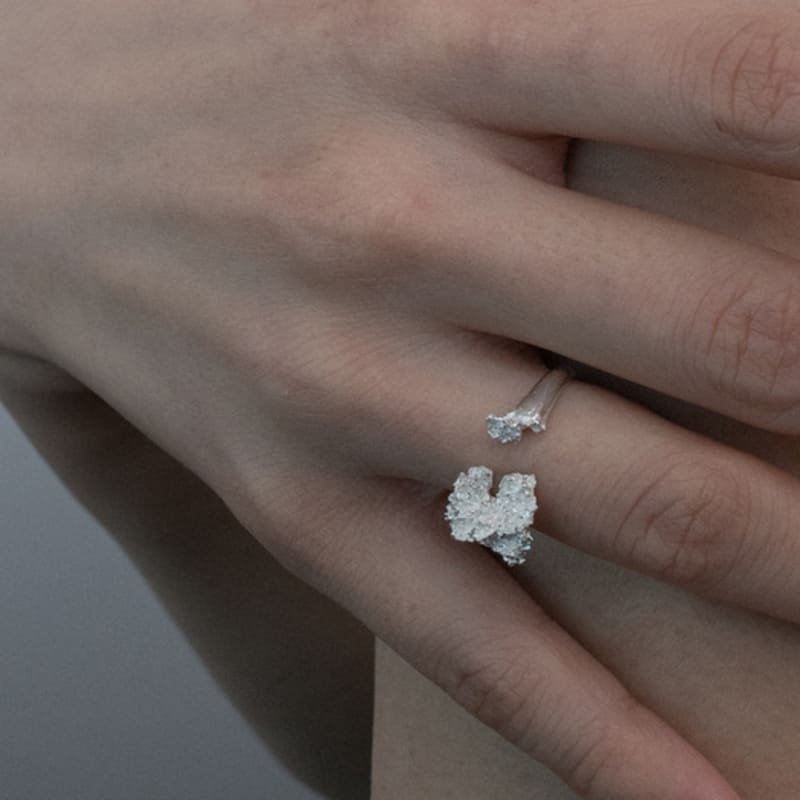 Mouvebament White Snow Ring_Silver 925