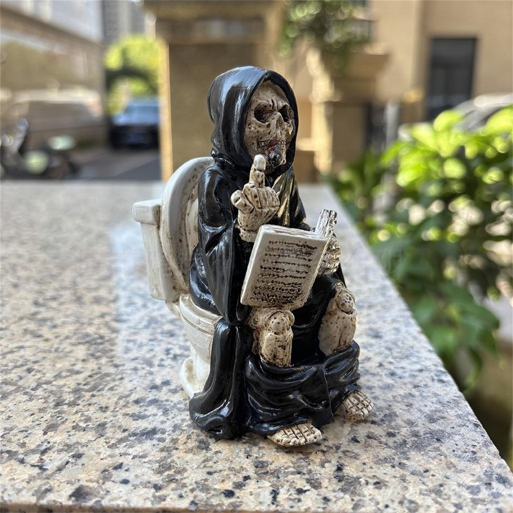 Middle Finger Toilet Death Statue Resin Crafts Ornaments Halloween Decorations