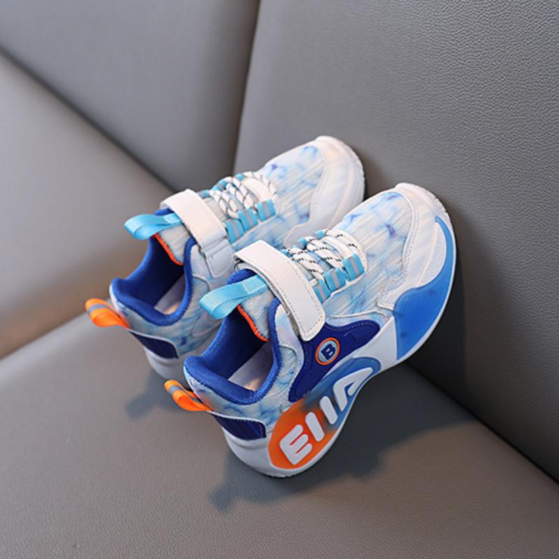 Scarpe da ginnastica a LED per bambini Scarpe alla moda illuminate per ragazzi Scarpe luminose antiscivolo per ragazze Scarpe sportive per bambini con suola morbida Scarpe casual