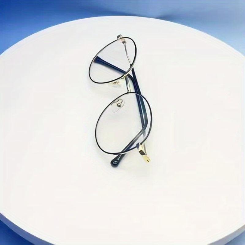 1pc Minimalist Round Golden Frame Fashion Glasses for Men Women Clear Lens Eyewear with Sleek Design Perfect for Daily Wear