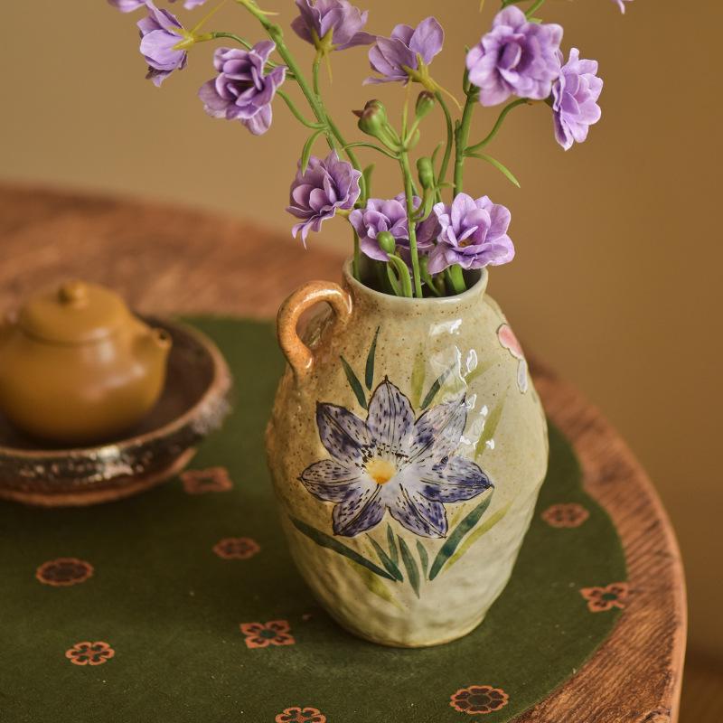 Valley Ceramic Vase: Japanese Retro Hand-Painted Single-Eared Sunflower Pot for Living Room Flower Arrangements