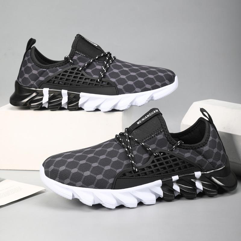 2025 New Simple Fashionable Mens Sports Shoes Versatile Outdoor Lightweight Breathable Running Shoes Daily Retro Walking Shoes