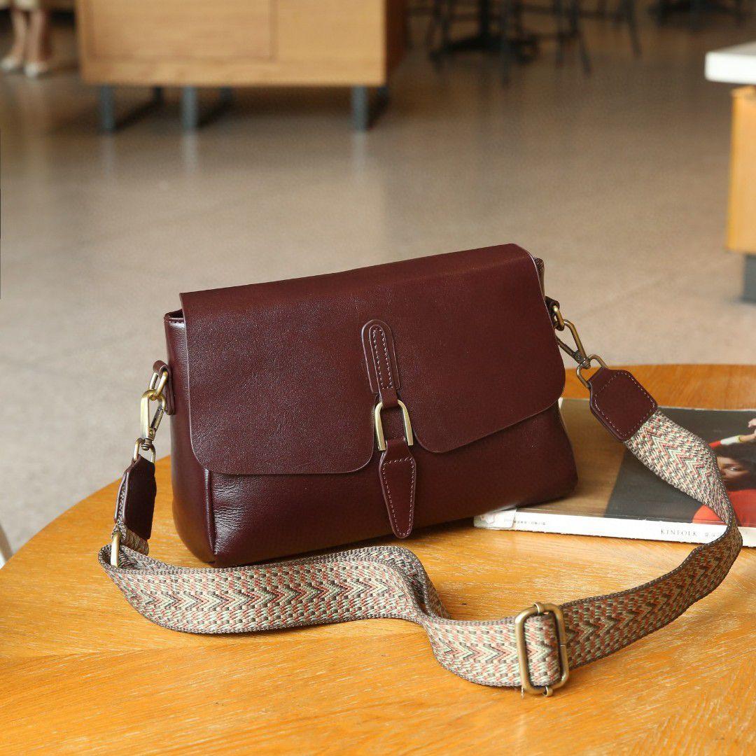 

Женская сумка из натуральной кожи Универсальная и модная сумка через плечо Воловья кожа Одноплечевая Маленькая квадратная сумка кофейный