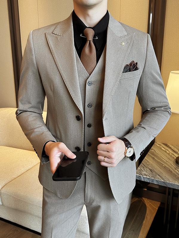 Men's Slim Fit Two-Button Peak Lapel Three-Piece Suit