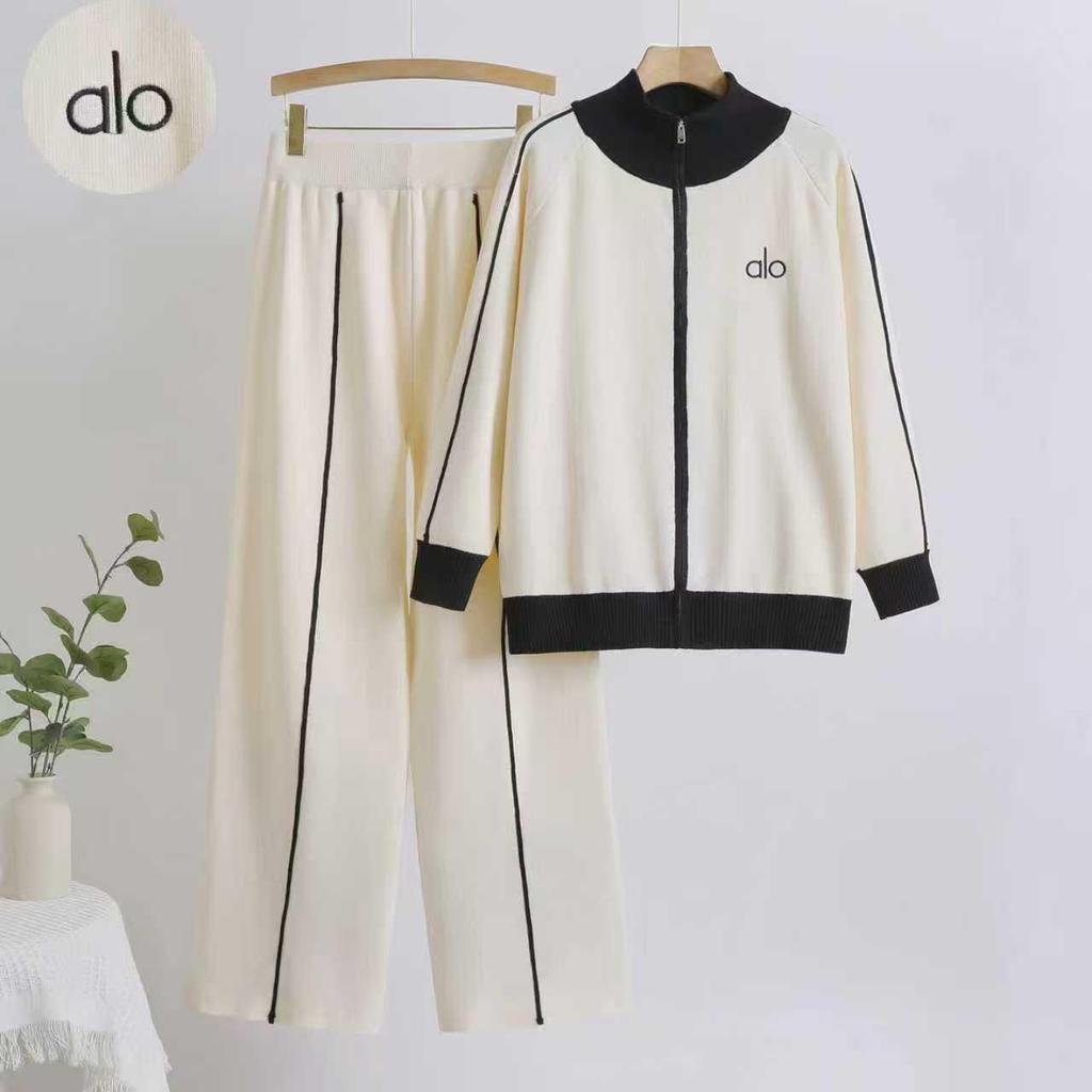 Women's Versatile Color-Block Knit Suit: Age-Defying Stand-Collar Jacket & Wide-Leg Pants Set