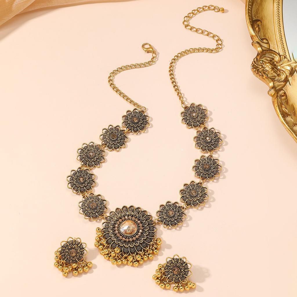 Retro Flower Chain Necklace Set for Women Crystal Tassel Earrings Necklace Bohemian Jewelry Accessories