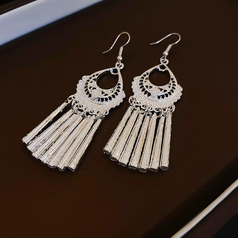 Ethnic style flower fringed earrings niche and versatile Chinese style earrings temperament light luxury high-end earrings women