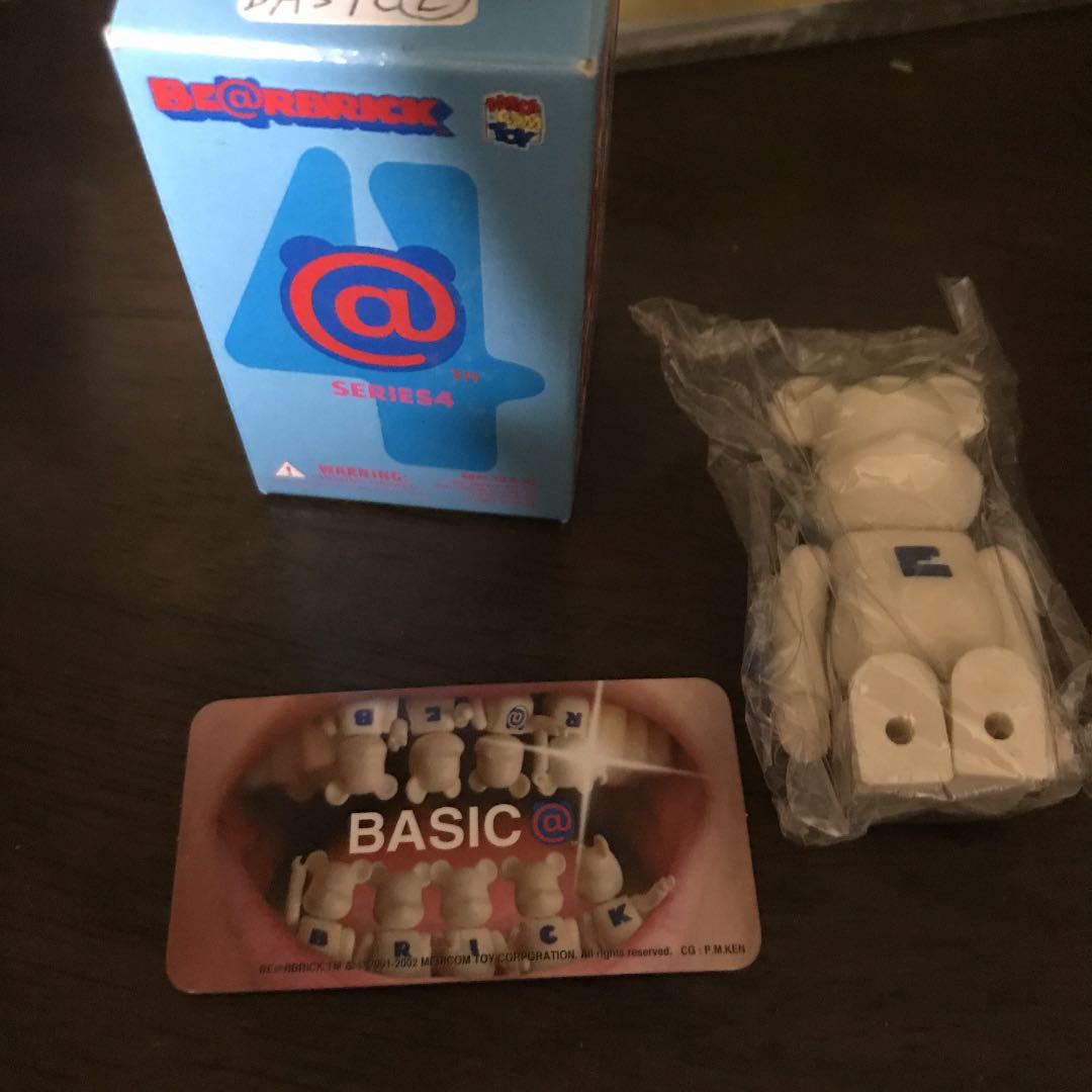 

[USED] Bearbrick Series 4 BASIC E