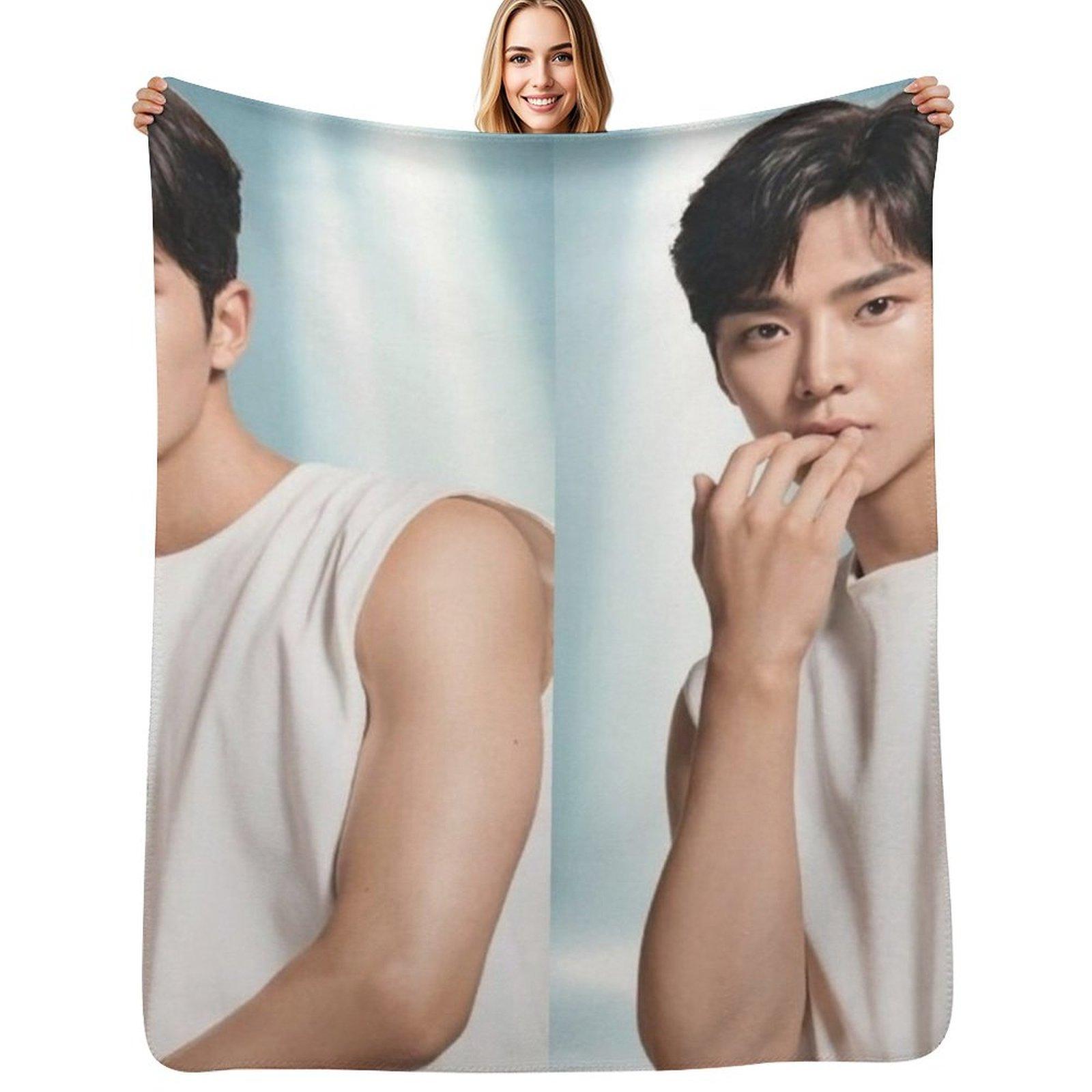 Rowoon Throw Blanket Luxurious Soft Blanket Holiday Gift for Family Size: 75*100cm, Weight: 230 GSM