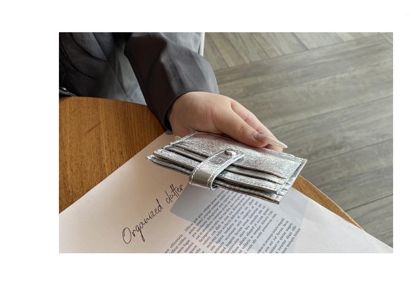 Exquisite 2025 Genuine Leather Women's Anti-Magnetic Card Holder, Slim & High-End Design.