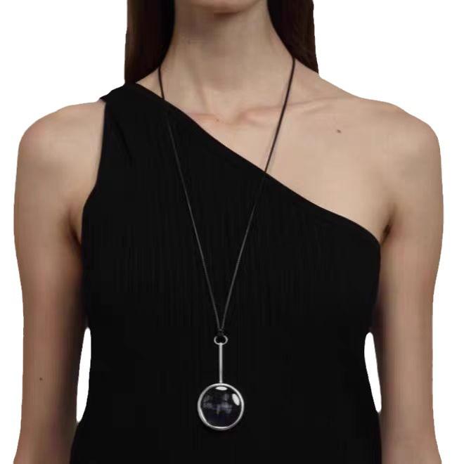 Doudou Blogger Style Přívěsek Lupa Dlouhý Náhrdelník - Unikátní Old Money Design s Koženou Šňůrkou Svetrový Řetízek pro Ženy