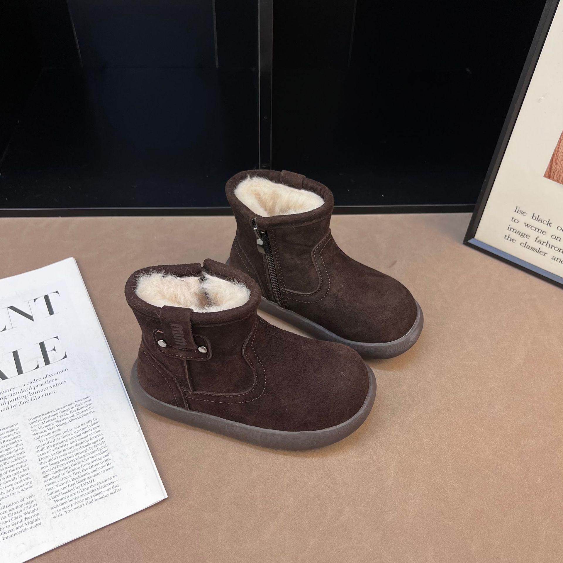 

2025 Winter Retro Girls Plush Velvet Snow Boots - Warm, Non-Slip, All-in-One Size 25 кавовий