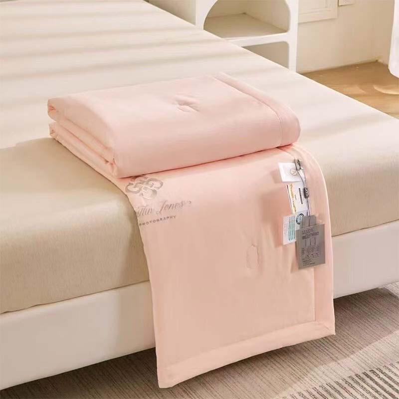 Hongdou YLHQS-200 Light Luxury Summer Quilt