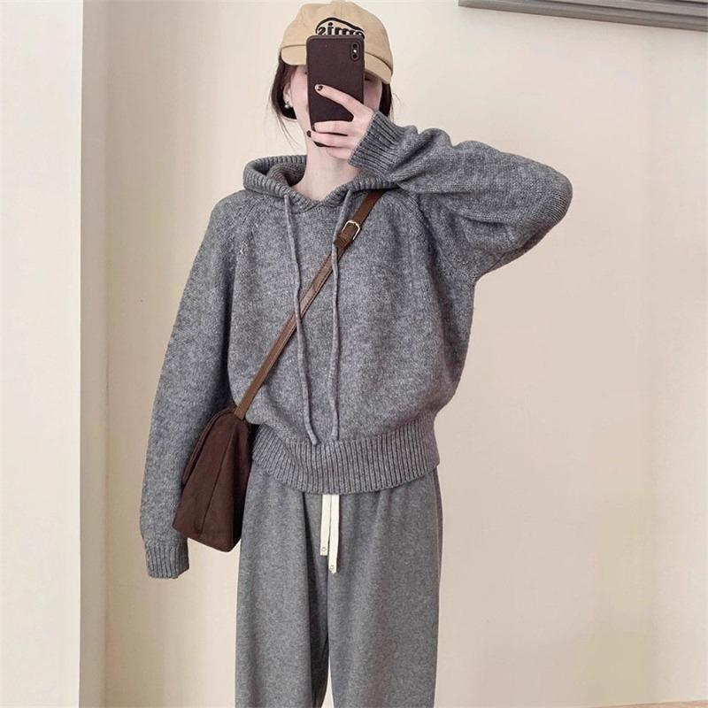Design sense niche hooded knitted sweater top women's autumn and winter new small wear loose pullover sweater