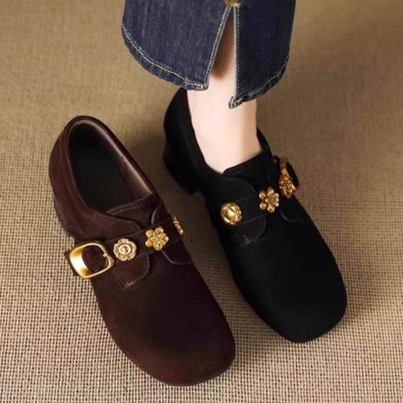 Metallschließe Blockabsatz Einzelne Schuhe Mode Quadratische Zehenpartie Tiefer Ausschnitt Wildleder Rutschfest Verschleißfest Kitten Heels