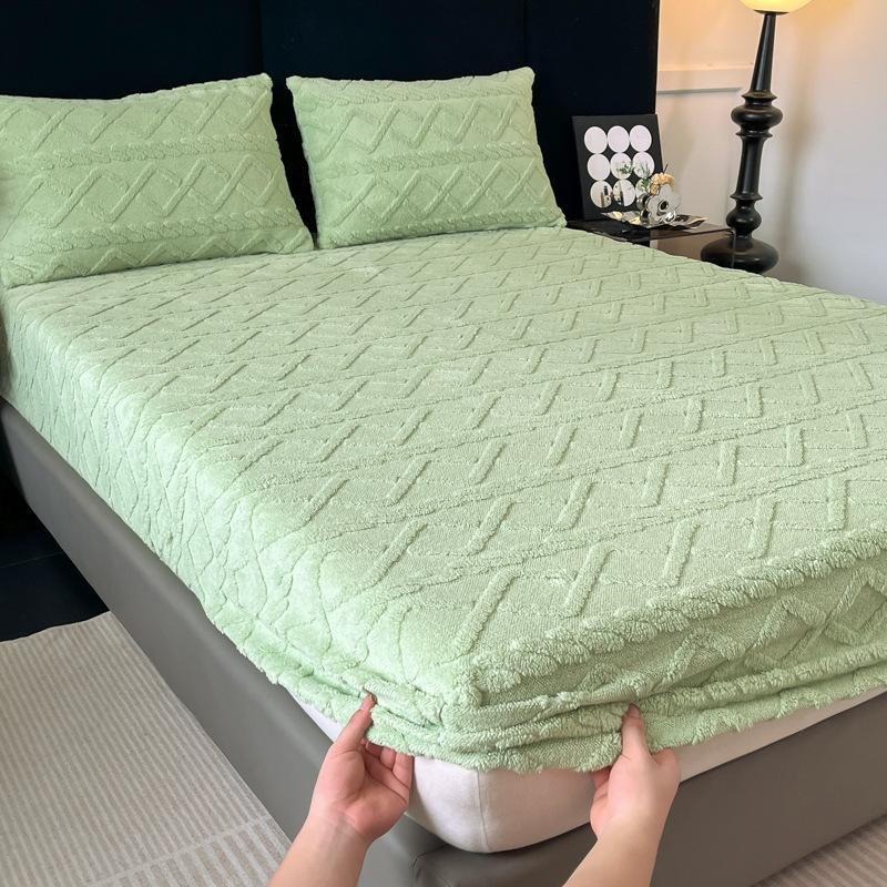 2026 Autumn and Winter Furry Bedsheet Cover, Coral Velvet Fitted Sheet, Thickened and Flannel Mattress Protective Cover
