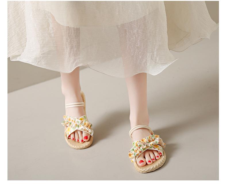 Neue Sommer Vielseitige Schuhe für Damen, Flachsohlige Rutschfeste Sandalen Damen Strand Blumen Hausschuhe für Damen