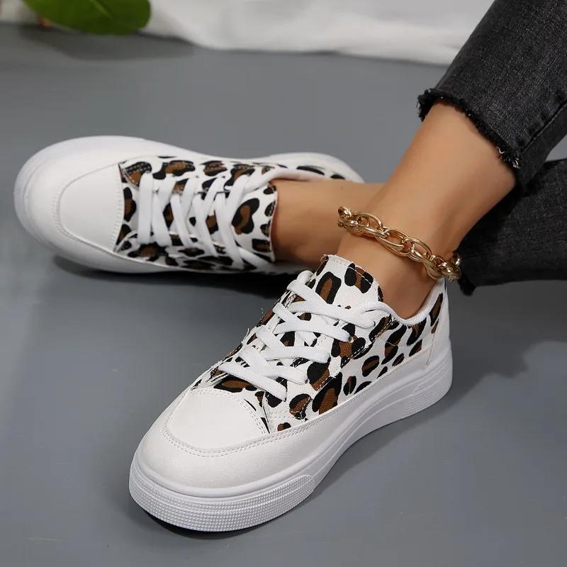 fashion Women's Shoes 2024 New Lace Up Women's Vulcanize Shoes Autumn Round Toe Leopard Print Mixed Colors Flat Casual Comfortable Shoes
