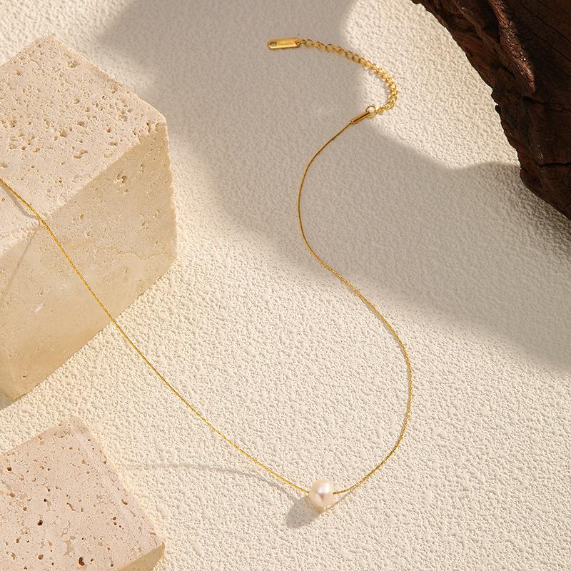 Minimalist freshwater pearl titanium steel necklace women's fashion light luxury collarbone chain 1011 new stainless steel necklace