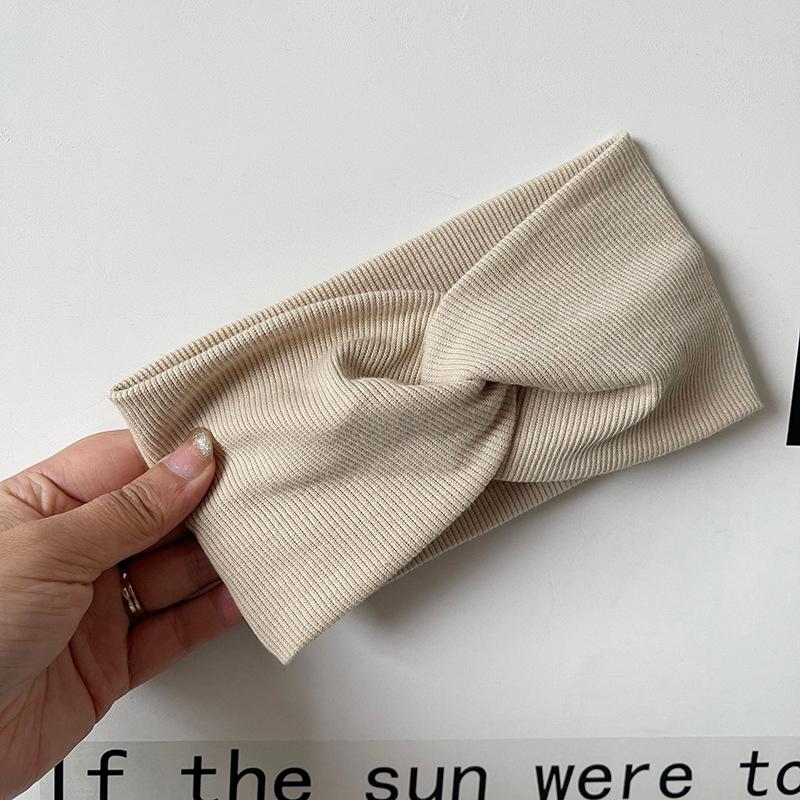 

Корейская однотонная вязаная спортивная повязка на голову, тонкая повязка на голову для макияжа с эластичной шерстяной головкой, вязаная повязка на голову с перекрестной стиркой, аксессуары для волос бежевый