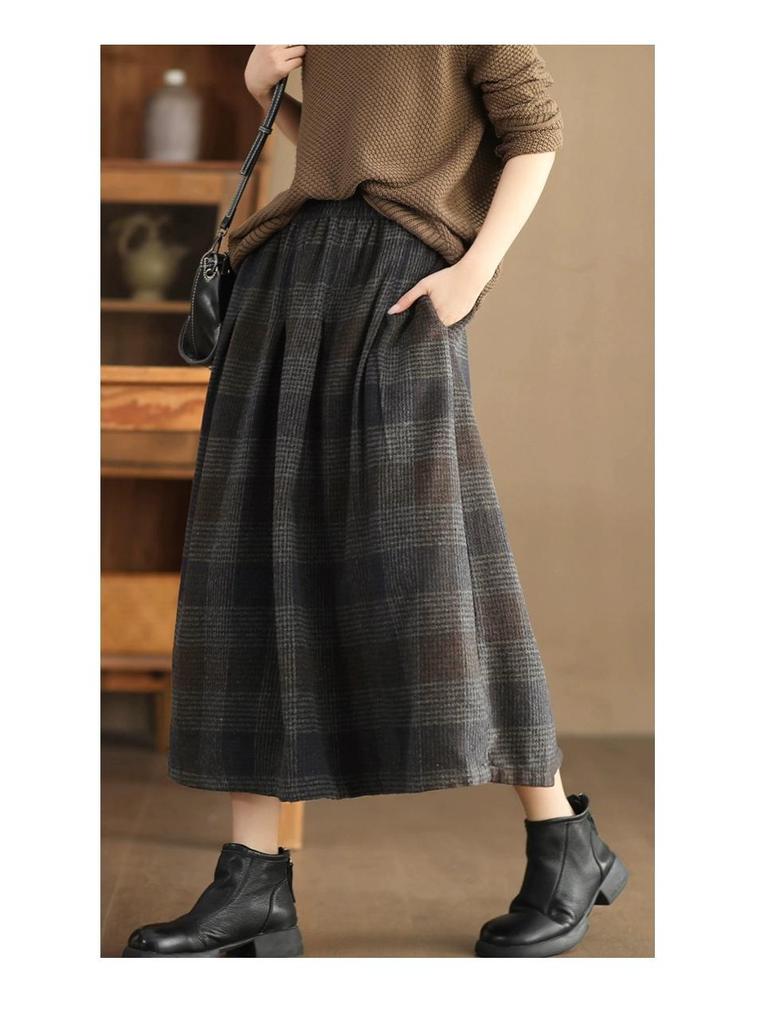 In-Stock Autumn 2025 Women's Warm A-line Woolen Plaid Mid-length Skirt