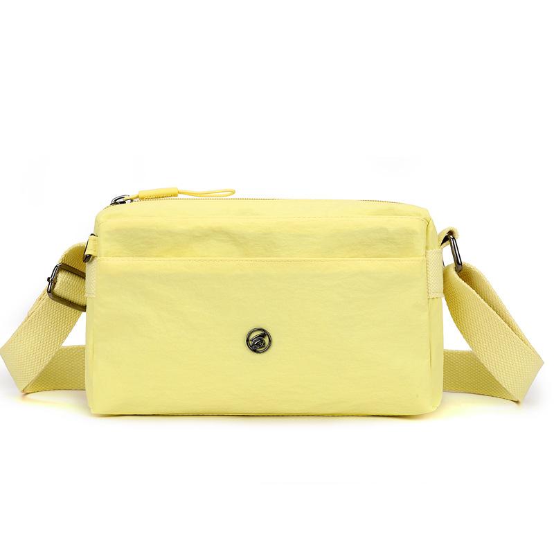 

Lightweight and simple women s bag 2025 new Korean version shoulder bag casual versatile messenger small square bag average size