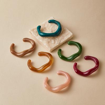 Trendy Wave Irregular Cuff Bangle Bracelets for Women Vintage Resin Acrylic Geometric Open Wrist Bangle Stackable Jewelry Gift