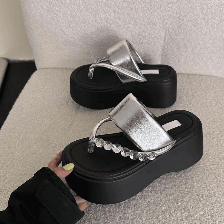 

Versatile height-increasing sandals 7cm small people show height rhinestone herringbone summer wear 2025 new muffin bottom slippers 40