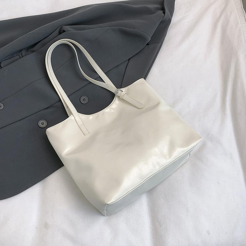 Commuter Shoulder Bag Women's Spring Tide Retro Fashion Large Capacity Tote Bag Maillard Armpit Bag