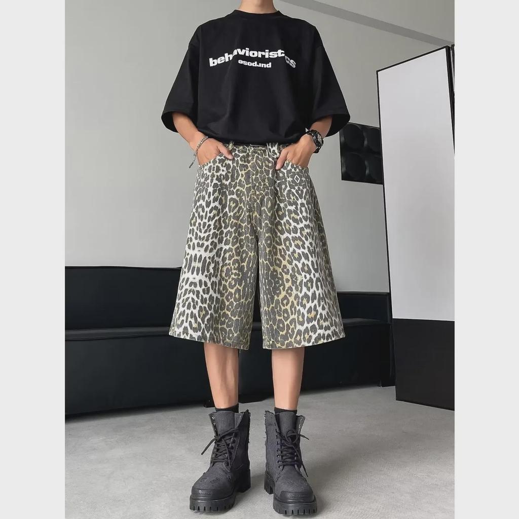 Hong Kong Leopard Print Multi-Pocket Casual Shorts 2024