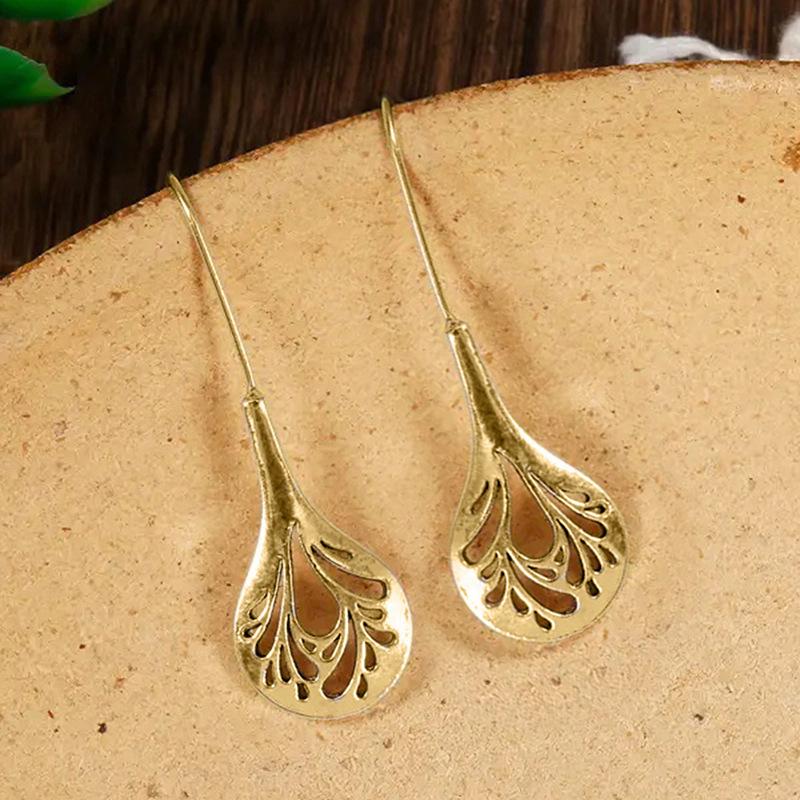 1 Pair of Fashion, Fashion and Art Hollow Leaf Stud Earrings