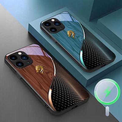 iPhone Hülle: Holzmaserung im chinesischen Stil mit Drachenmotiv, magnetisch, kompatibel mit Modellen 12-16
