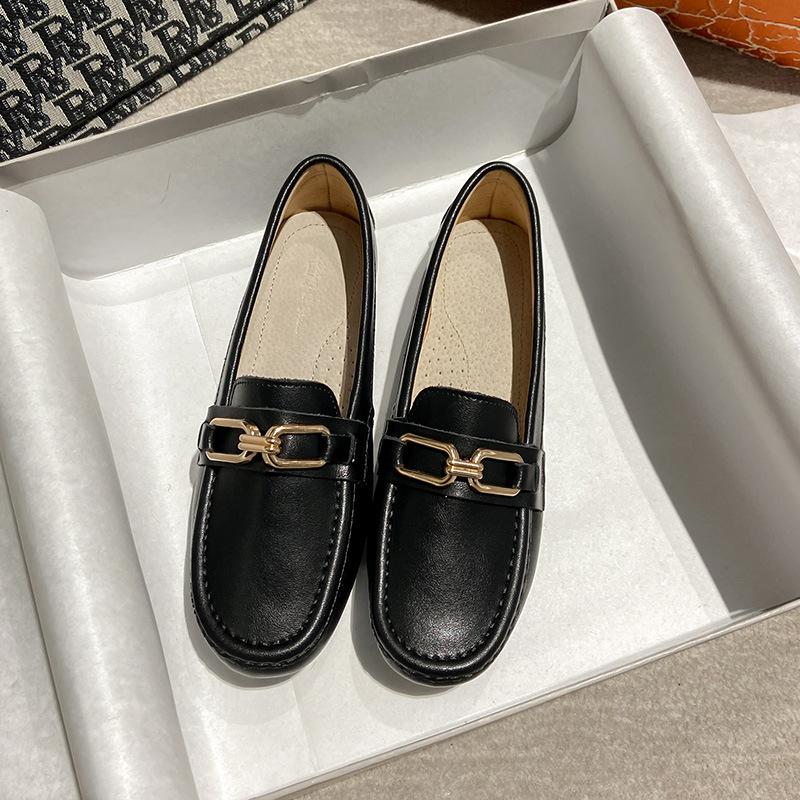 Hong Kong leather flat loafers British style small leather shoes women's 2025 spring new lazy metal buckle Doudou single shoes
