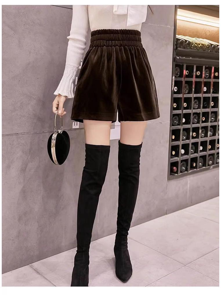 

Женские шорты А-силуэта из золотого вельвета с высокой посадкой размера плюс: Стройнящие, Эластичная талия, Широкие брюки, Клеш от колена, Универсальные для весны и осени M кофейный