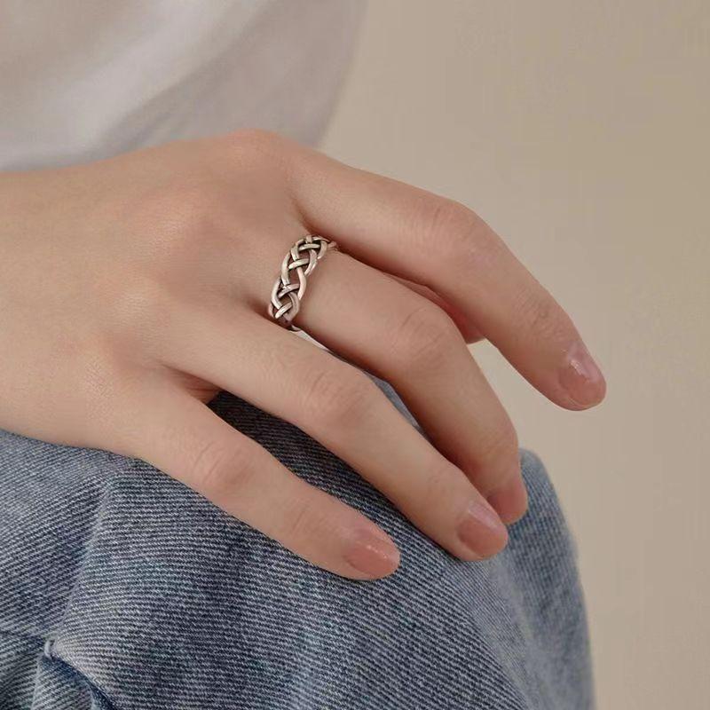 Trendy Personality Hip Hop Versatile Cross Woven Ring Women'S Simple Fashion Ring