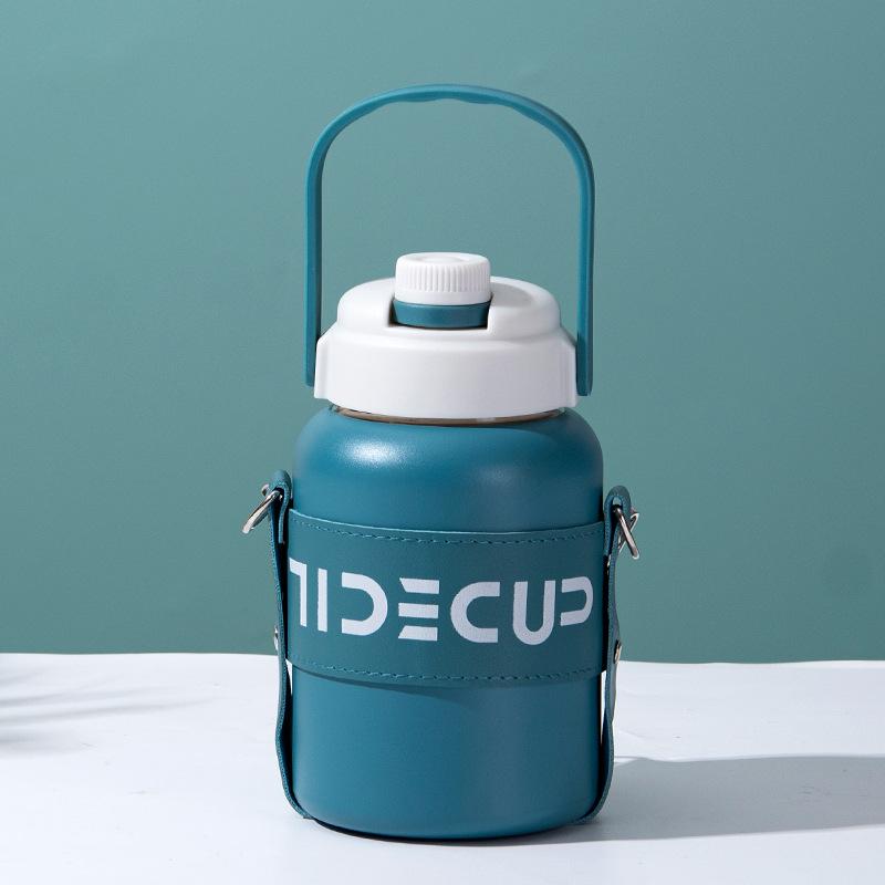Large Capacity Insulated Crossbody Water Bottle for Girls - Portable, Handheld, with Straw