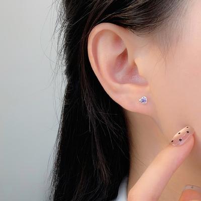 Love Zircon Earrings Are Fresh, Sweet  Small and Exquisite  and Delicate  Sophisticated Ear Piercing and Delicate Ear Decorations
