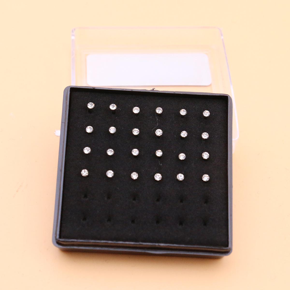 

Сталеві сережки-пусети для носа з 2 мм, 2,5 мм, 3 мм стразами для пірсингу тіла Box Design Random