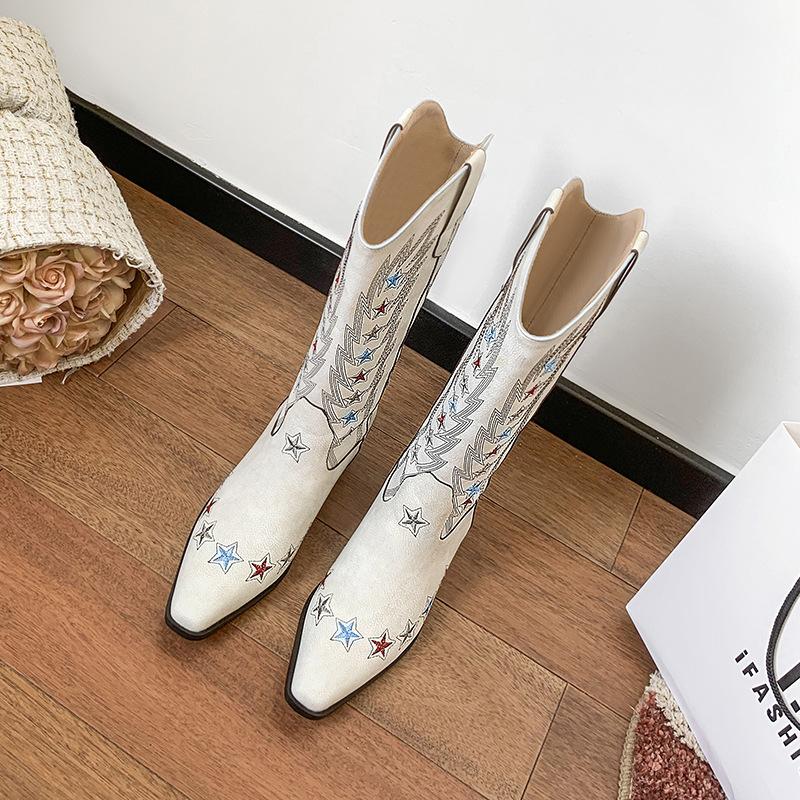 Retro pointed thick heel tall knight boots western cowboy boots European and American style graffiti women's boots 2025 autumn and winter new