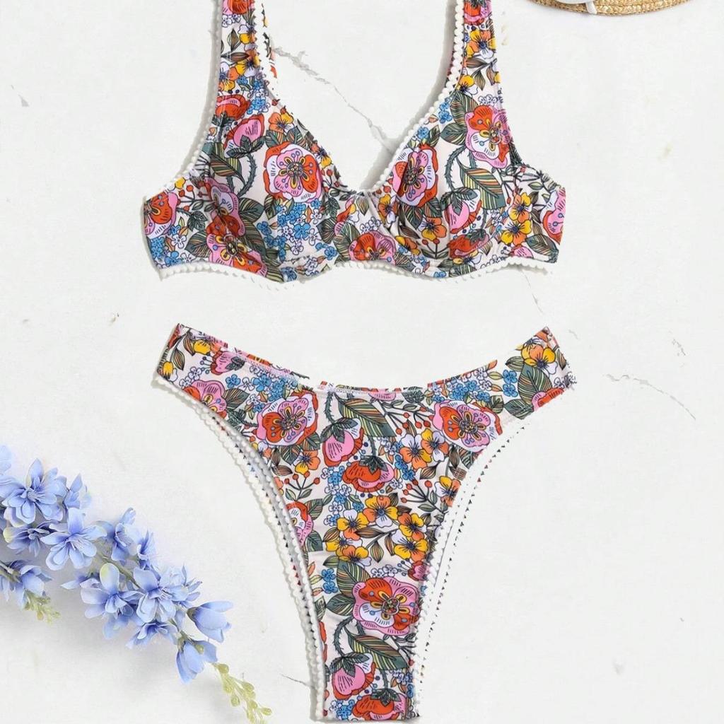 2024 Nové tištěné bandážové bikiny: Dámské evropské a americké dvoudílné plavky s ocelovou podporou a vysokým pasem