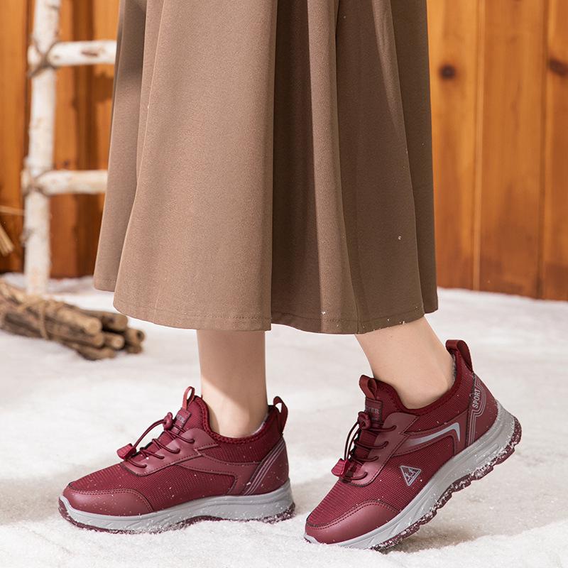 Women's Winter 2025 Lightweight Walking Shoes - Soft Sole, Breathable, Casual Sneakers for Middle-Aged and Elderly.
