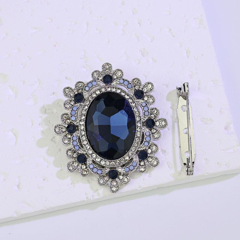 Exquisite Retro Flower Brooch & Scarf Buckle for Women