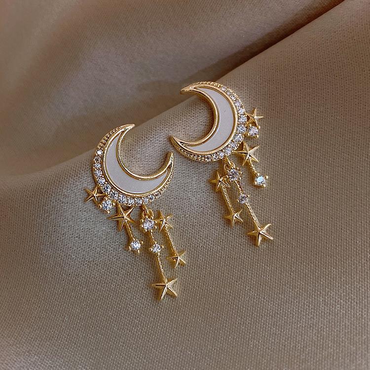 

Korean High-End Star & Moon S925 Steel Needle Earrings for Women - Fashionable Temperament Jewelry