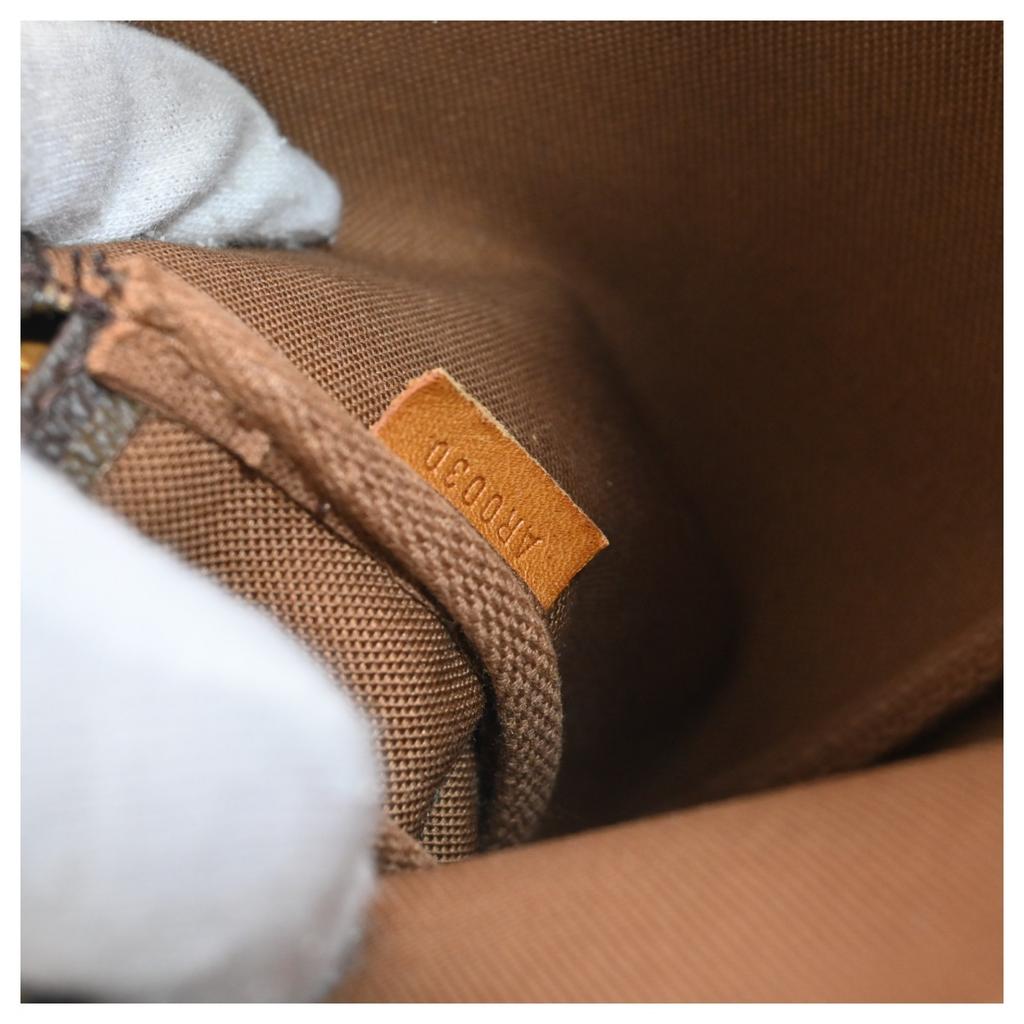 Auth Louis Vuitton Monogram Accessoires Pouch lv8826cc