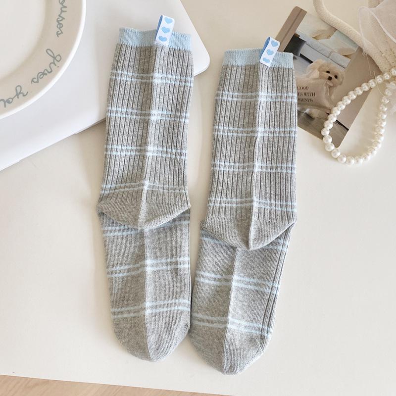 Lumi 2025 Trendy Korean-Style Mid-Calf Cotton Sport Socks for Men & Women