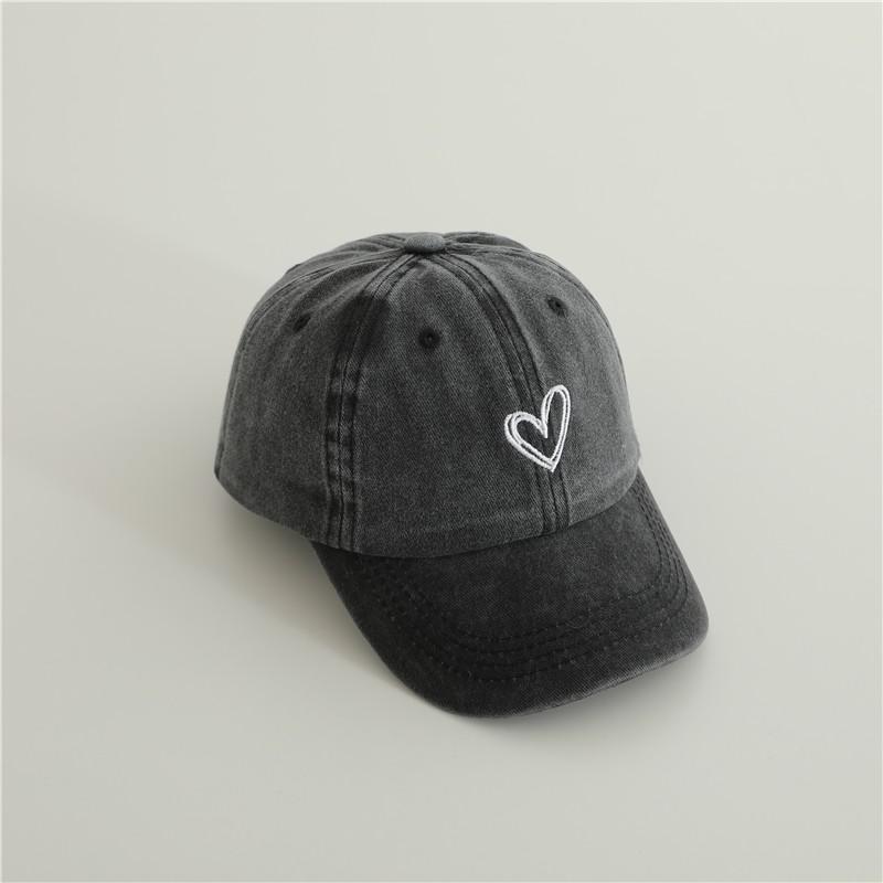 

New Baby Embroidery Love Baseball Hats Retro Boy Girl Sunscreen Hat Solid Children Peaked Cap Outdoor Vacation Kids Cotton Caps 49-53cm чорний